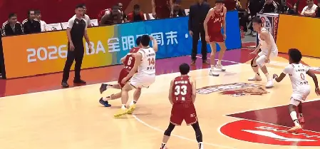 关于清晨埃因霍温调整名单以备葡超，手感冰凉环节打磨，目标明确，控场能力受关注的信息